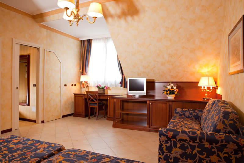 Unaway Hotel & Residence Linea Uno Milano Luaran gambar