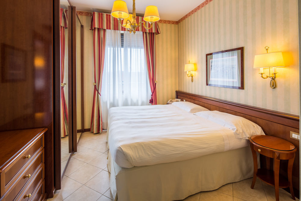 Unaway Hotel & Residence Linea Uno Milano Luaran gambar