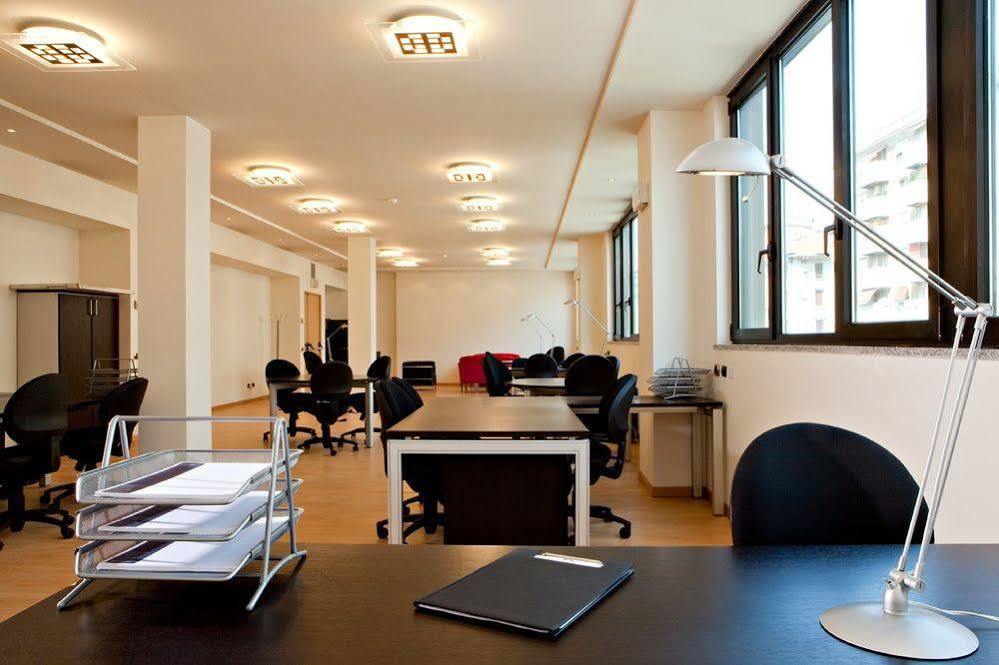 Unaway Hotel & Residence Linea Uno Milano Perniagaan gambar