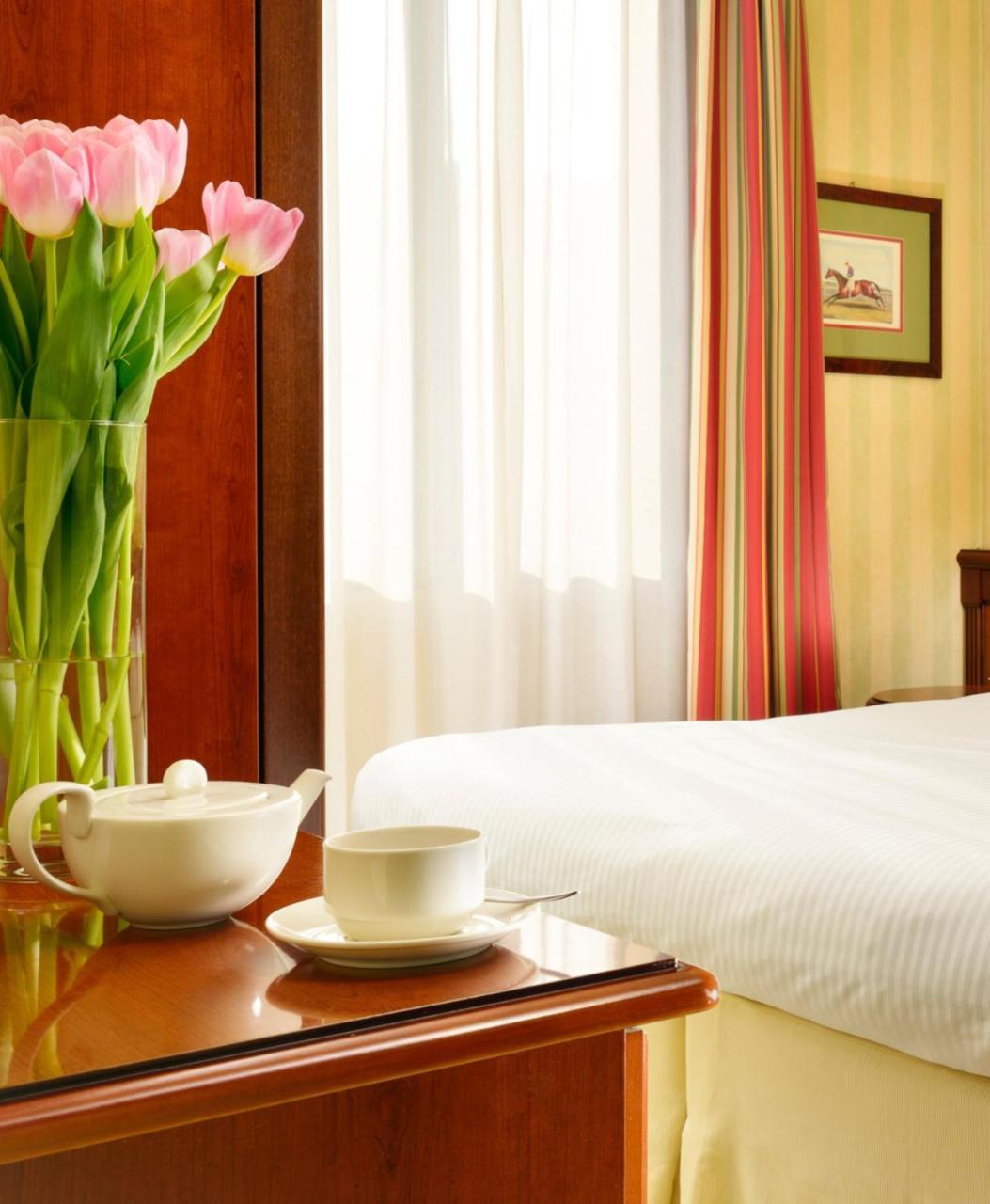 Unaway Hotel & Residence Linea Uno Milano Luaran gambar