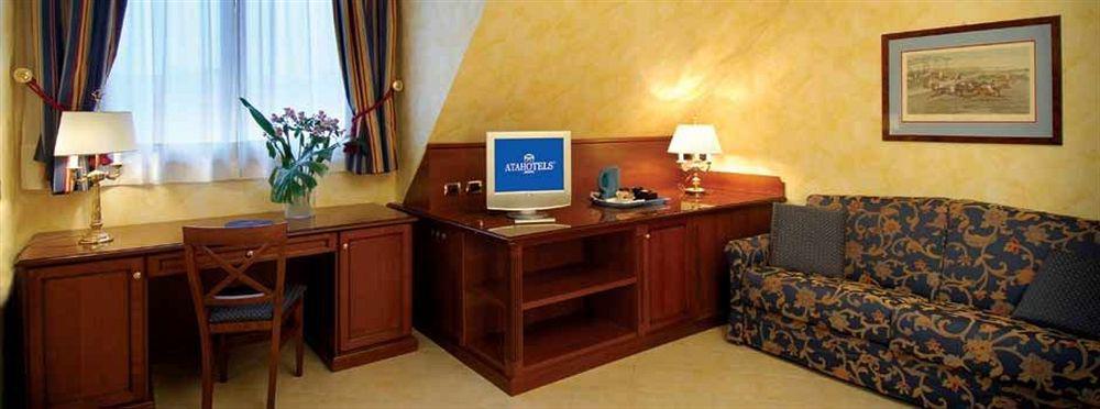 Unaway Hotel & Residence Linea Uno Milano Luaran gambar